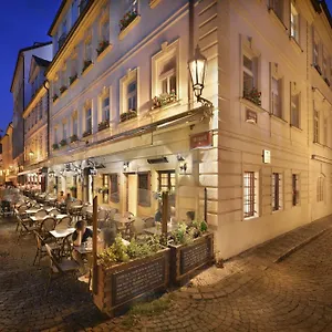 At The Golden Scissors 4*, Praga Czechy